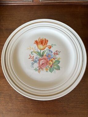 Cream Floral Dinner Plate - Classic Vintage Style